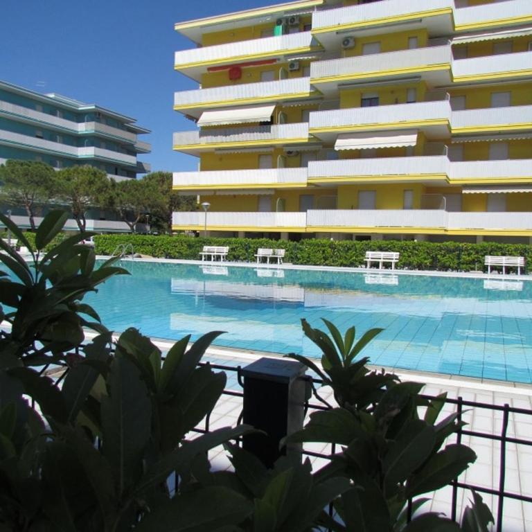 Bright flat surrounded by pools - Appartamento - 16