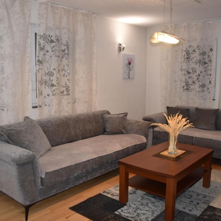 Top Old Town 3 Bedroom Apartment with Garage and Terrace - Three-Bedroom Apartment - 6