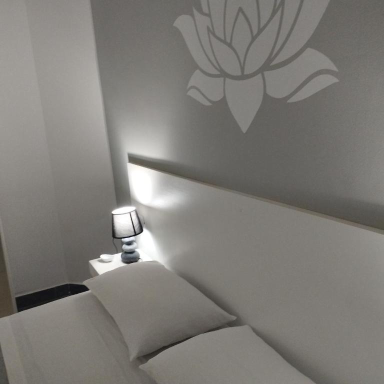 Fiore di Loto Rooms - Camera Matrimoniale Deluxe con Balcone - 3