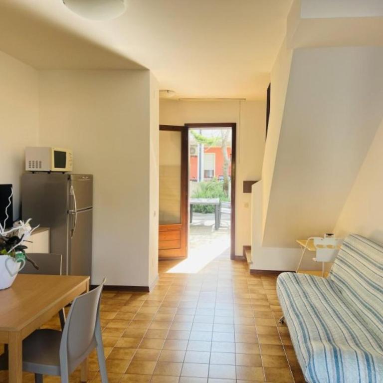 Two-story terraced house with private garden - Villa - 3