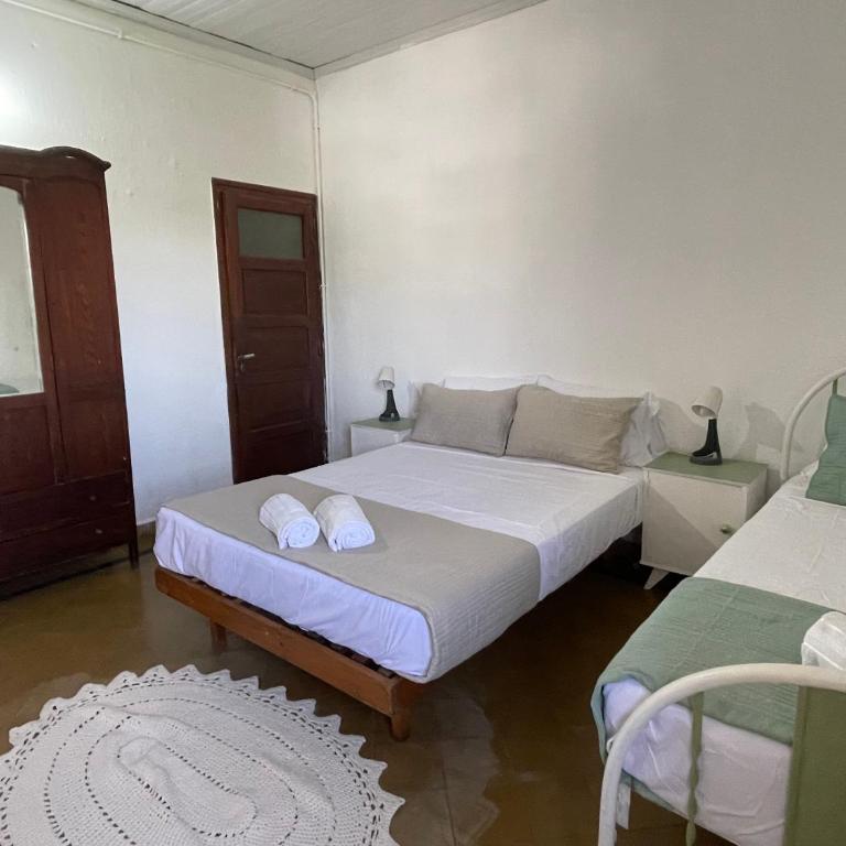 Catalina House - Triple Room with Private Bathroom - 1