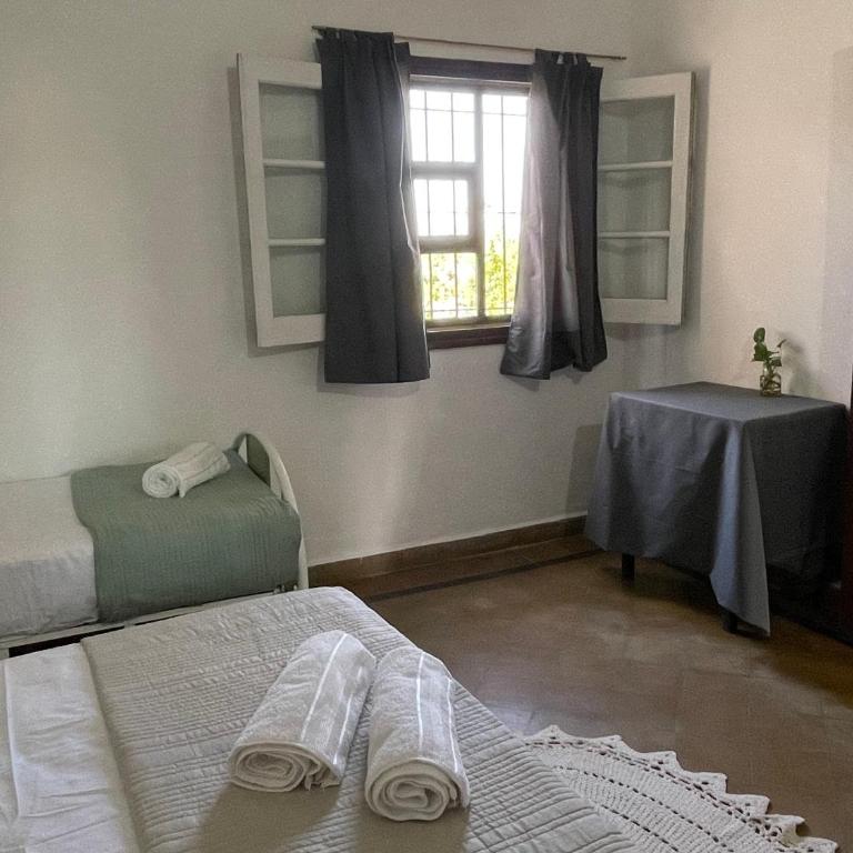 Catalina House - Triple Room with Private Bathroom - 3
