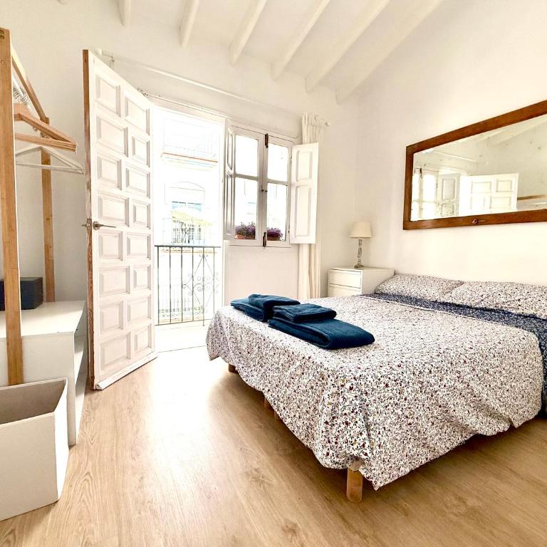Nerja Old Town 3 Bed House with Private Roof Terrace - Three-Bedroom House - 3
