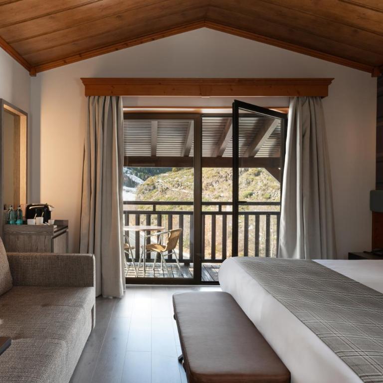 Hotel Euroski Mountain Resort & Spa - Habitación Signature con cama extragrande, sofá cama y vistas a la montaña - 1