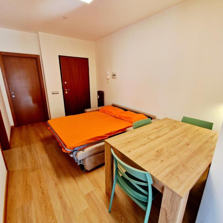 Continental - 3 Bedrooms - 60 Steps train stations & Balcony - Appartamento con 3 Camere da Letto e Vista Montagna - 6