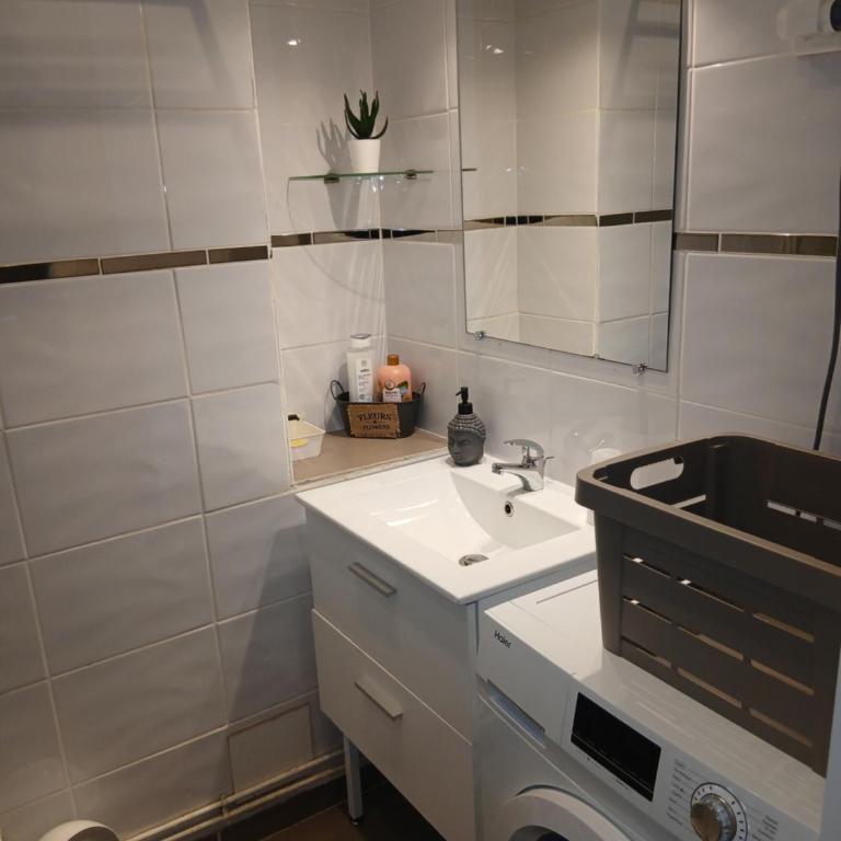 Cosy T2, Meublé de tourisme 3 étoiles, Parking fermé , 2Vélos, Wi-Fi, Clim - Apartamento de 1 dormitorio - 15