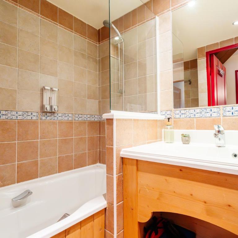 Le Cocon - Appartement 1 Chambre avec Balcon et Vue sur les Montagnes - 15
