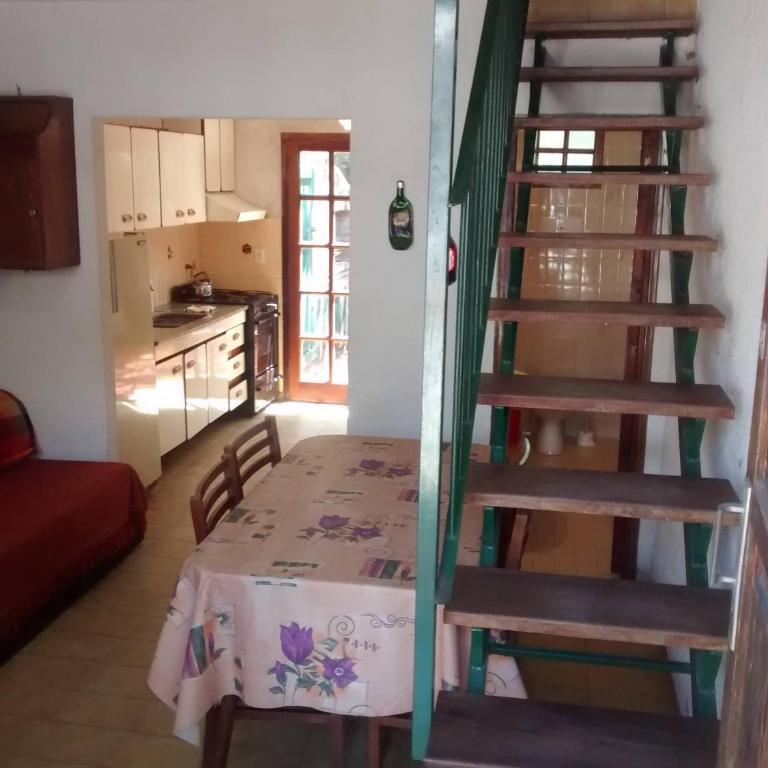 Excelente Duplex en San Bernardo para seis personas, con cochera internet tv con cable parrilla - Two-Bedroom House - 1