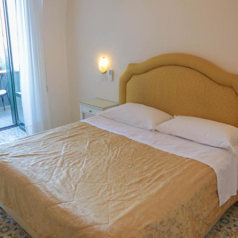 Hotel La Badia - Camera Matrimoniale/Doppia con Letti Singoli con Balcone - 2