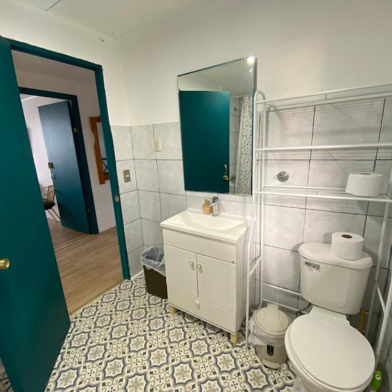 Casa amplia muy cerca de la playa - Three-Bedroom House - 5