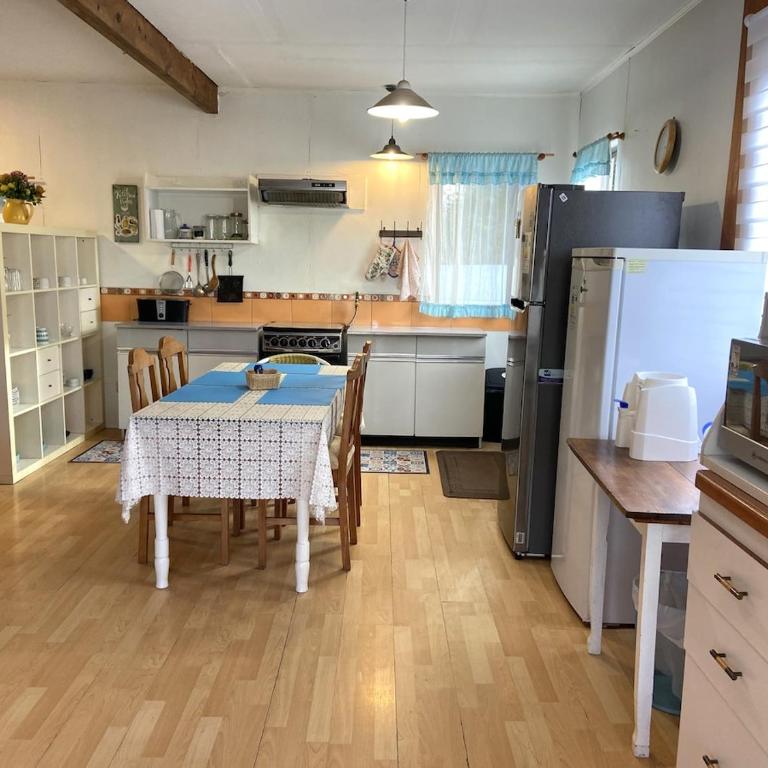 Casa amplia muy cerca de la playa - Three-Bedroom House - 7