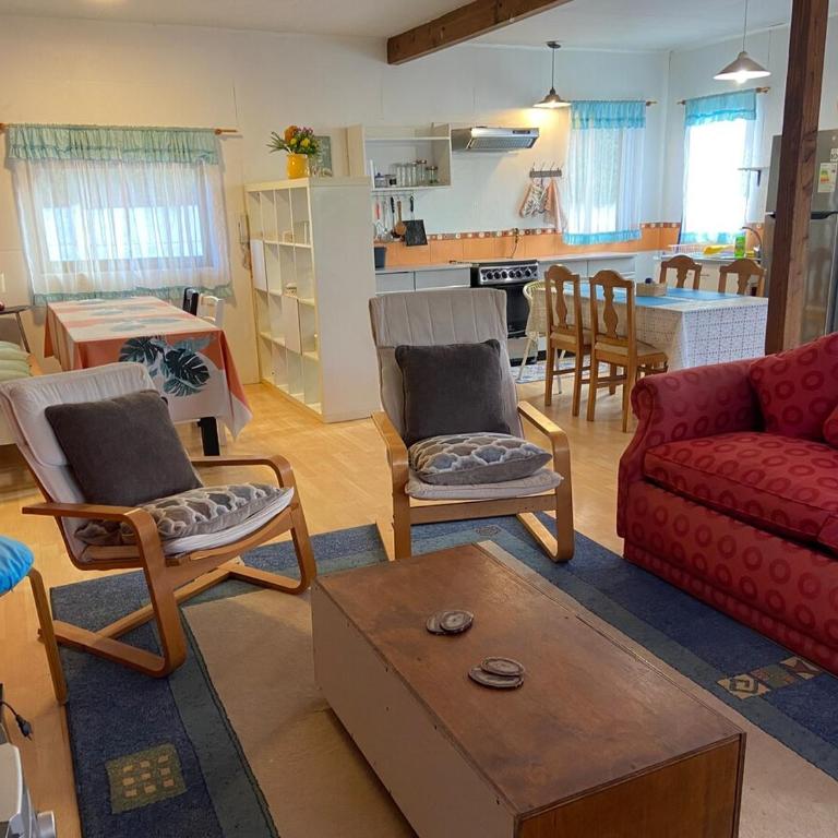 Casa amplia muy cerca de la playa - Three-Bedroom House - 16