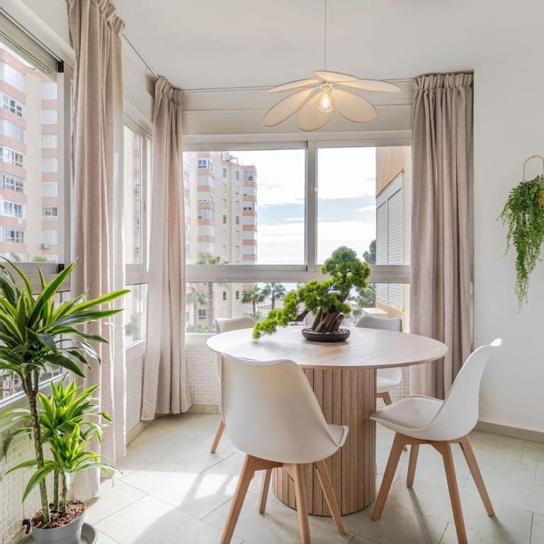 Playa a 2 min, vistas al mar, AC y piscina - Apartamento de 1 dormitorio con vistas al mar - 1
