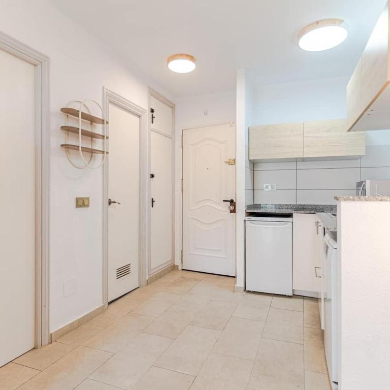 Playa a 2 min, vistas al mar, AC y piscina - Apartamento de 1 dormitorio con vistas al mar - 5