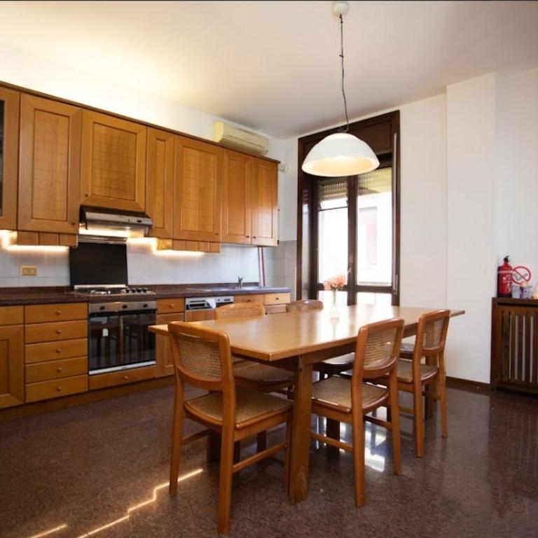 SOFI HOME BERGAMO - Camera Quadrupla con Bagno in Comune - 14