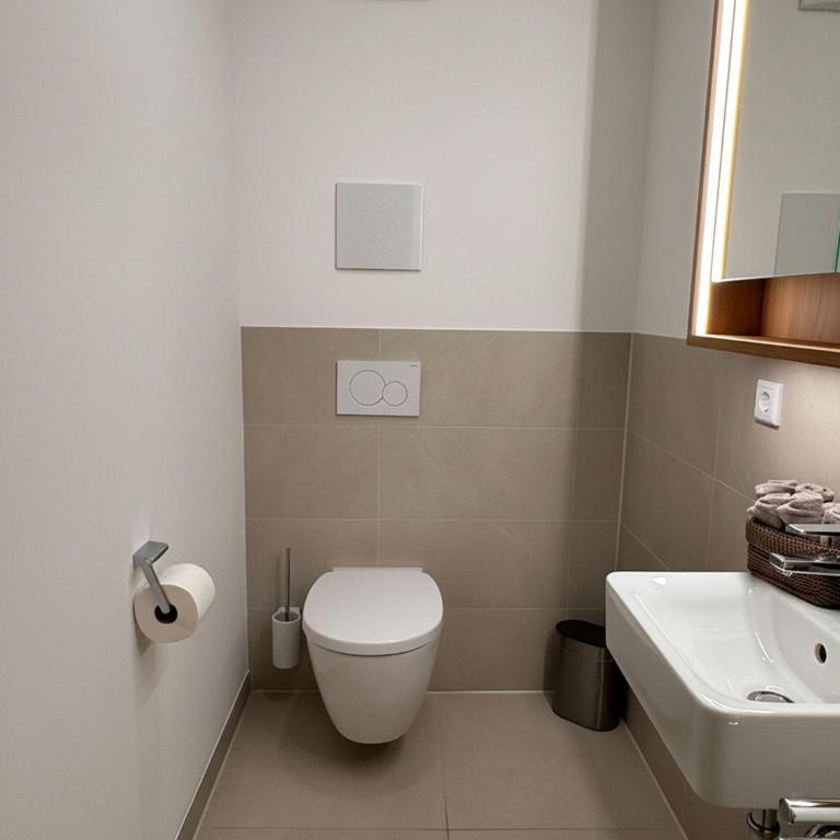 Rarität am Rathaus • Terrasse • Parken • 6 Gäste - Apartamento - 9