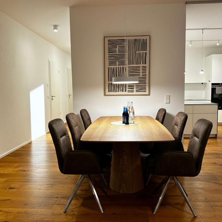 Rarität am Rathaus • Terrasse • Parken • 6 Gäste - Apartamento - 3