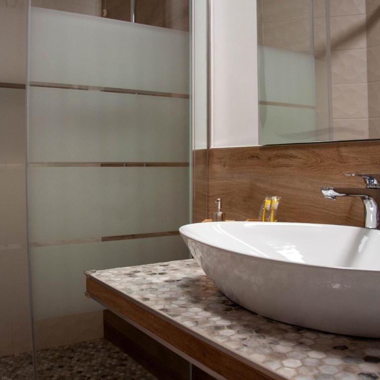B&B La casa di Ale - Camera Matrimoniale con Bagno Privato - 17