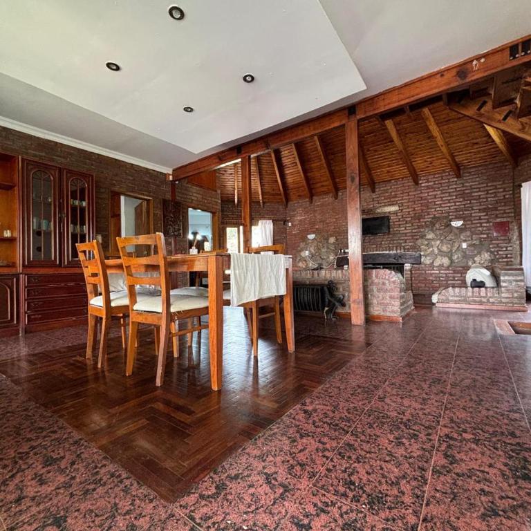 Casa Numerosa Vista al lago con Pileta Villa Carlos Paz - Casa de 4 dormitorios - 4