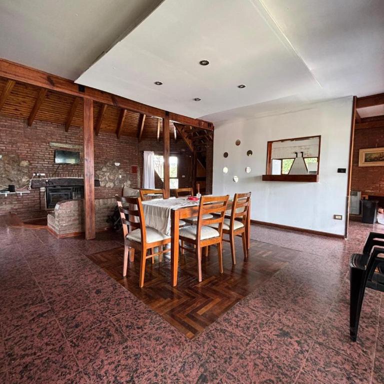 Casa Numerosa Vista al lago con Pileta Villa Carlos Paz - Casa de 4 dormitorios - 10