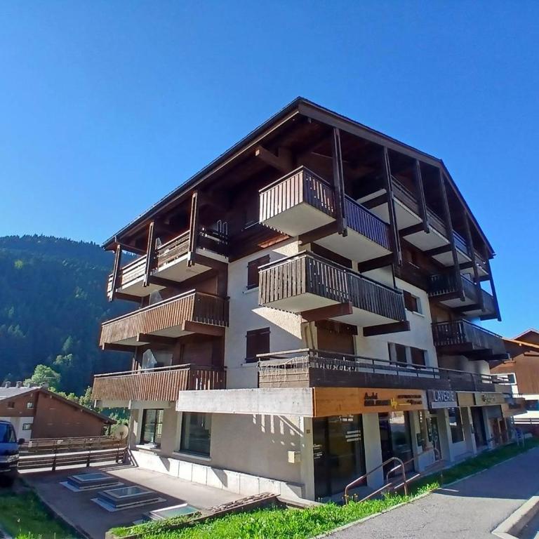 Superbe Studio Mezzanine Rénové au Cœur du Grand Bornand – 4 Couchages, Balcon, Proche Commerces et Ski - FR-1-458-162 - Studio - 19