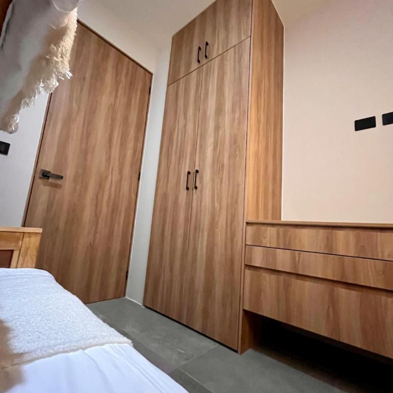 Departamento céntrico elegante - Three-Bedroom Apartment - 25