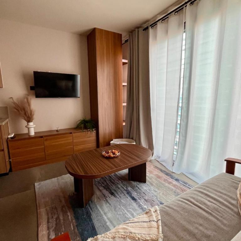 Departamento céntrico elegante - Three-Bedroom Apartment - 44