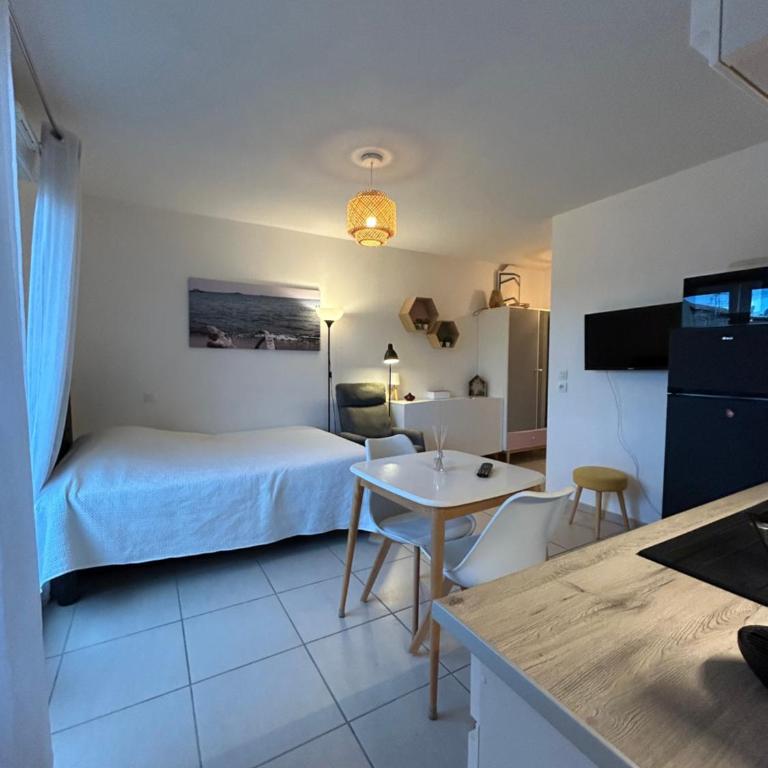 Studio a 3 mn à pied des thermes - Appartement 1 Chambre - 1