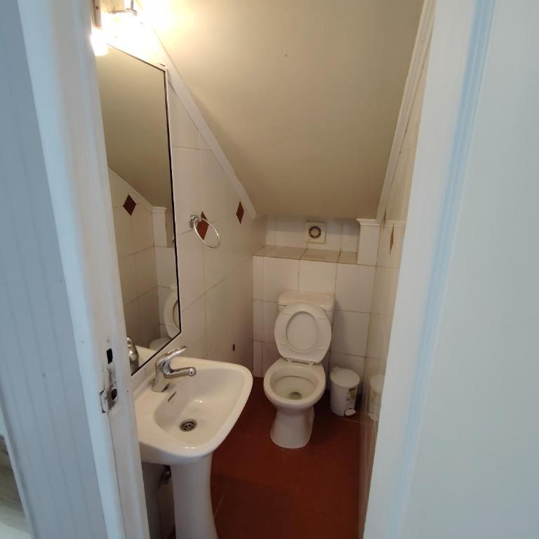 Mi casa es tu casa - Two-Bedroom House - 7