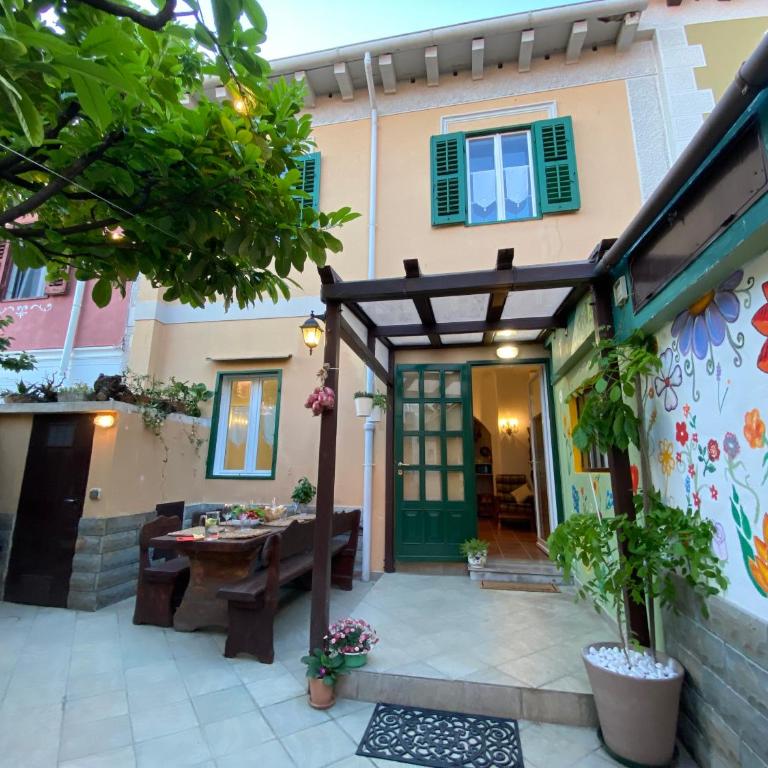 Fior Fior di Casa - Three-Bedroom Vacation Home - 8