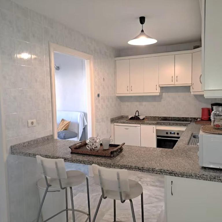 Heated Poolside Paradise Los Cristianos - Apartamento - 8