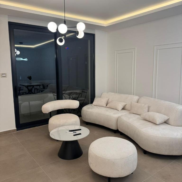 Yellow Diamond Center Free Parking - Apartman sa 2 Spavaće Sobe i Balkonom - 1