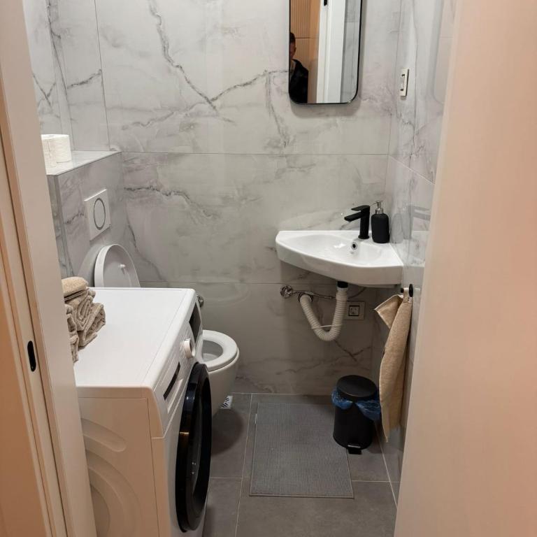 Yellow Diamond Center Free Parking - Apartman sa 2 Spavaće Sobe i Balkonom - 16