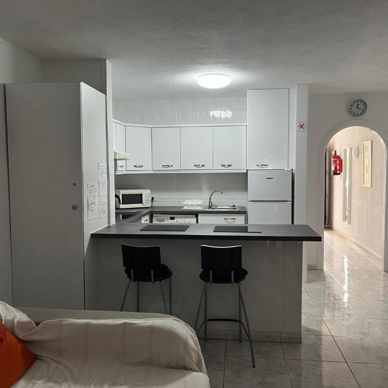 Apart Hotel 1 bed Apartment, 31A1, Victoria Court 1, Los Cristianos, Tenerife - Habitación Doble Deluxe - 2 camas - 2
