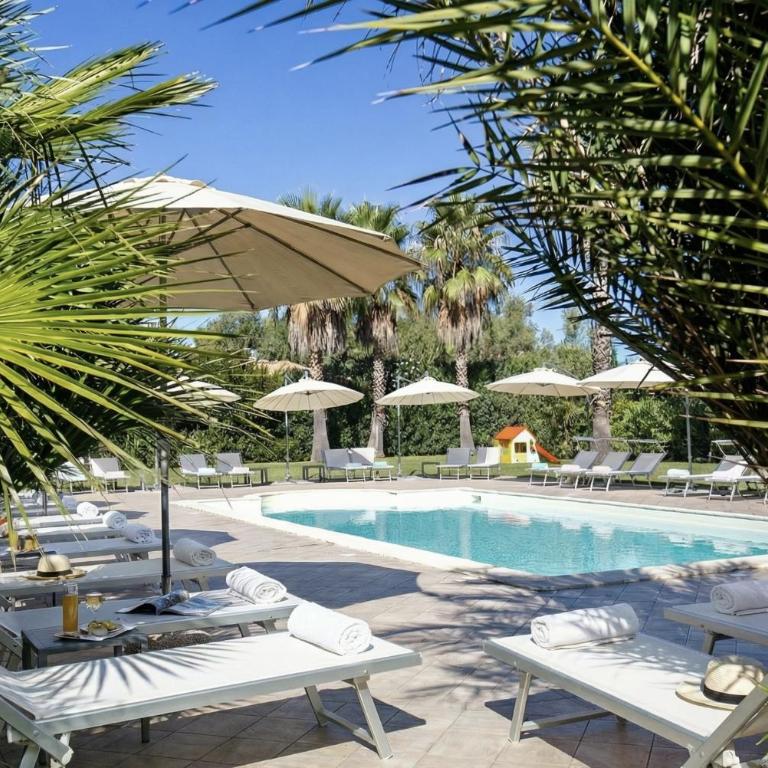 ClickSardegna Villa Paradiso with swimming pool large garden and tennis court - Villa con Piscina Privata - 1