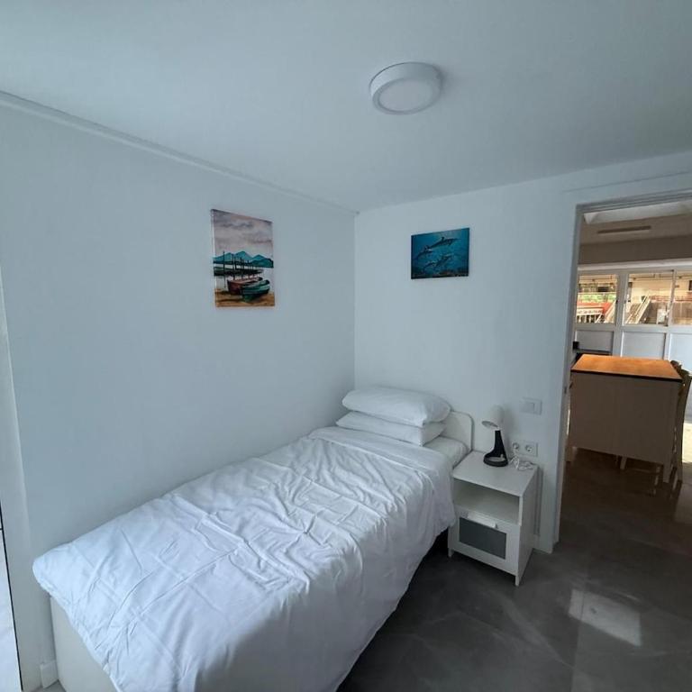 Puerto Rico Apartment, Newly renovated, Centre of Puerto Rico, 3 Bedrooms - Three-Bedroom Apartment - 13