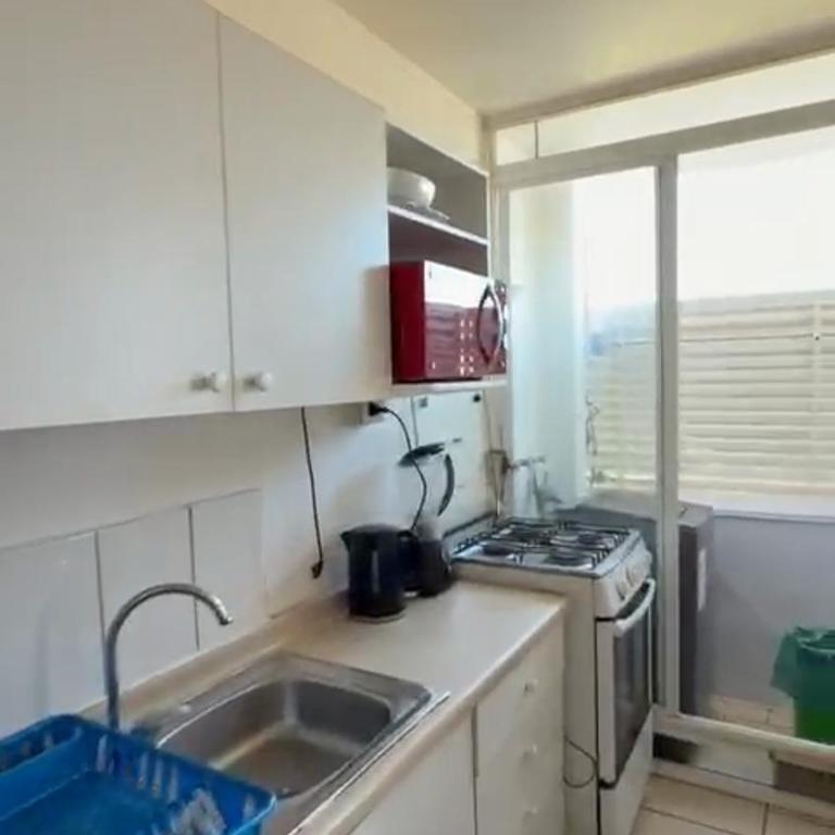 Sevilla 2 4piso - Three-Bedroom Apartment - 9