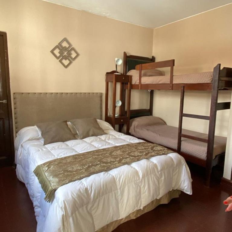 Hotel Casa del Peregrino - Habitación Doble Familiar - 1