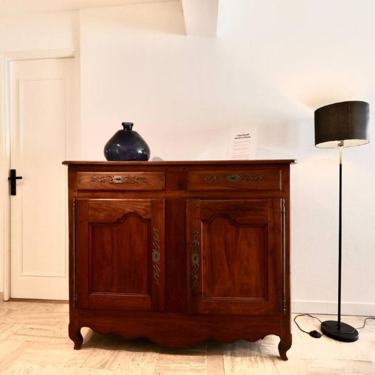 Appartement T3 lumineux - 6 pers - Hypercentre - Climatisé - Gare SNCF à 200 m - Parking privé - Mer à 100 m - Appartement 2 Chambres - 12
