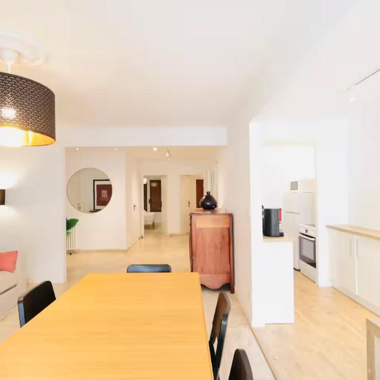 Appartement T3 lumineux - 6 pers - Hypercentre - Climatisé - Gare SNCF à 200 m - Parking privé - Mer à 100 m - Appartement 2 Chambres - 1