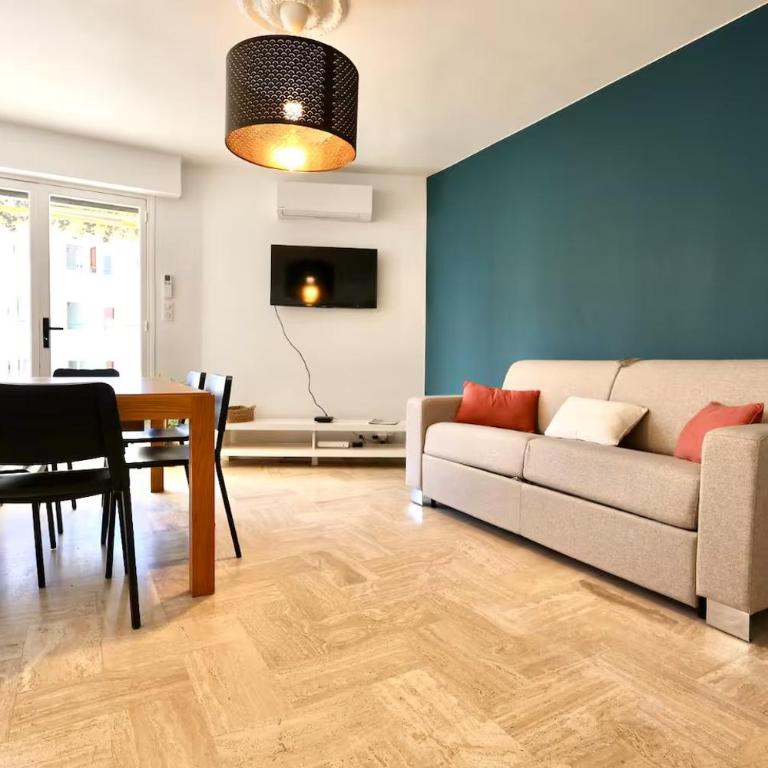 Appartement T3 lumineux - 6 pers - Hypercentre - Climatisé - Gare SNCF à 200 m - Parking privé - Mer à 100 m - Appartement 2 Chambres - 2