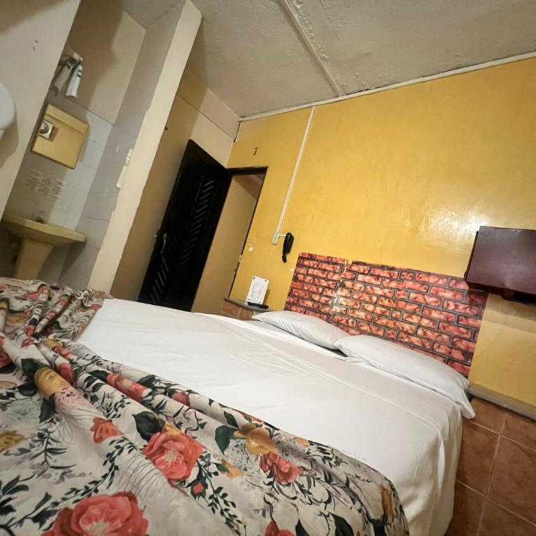 Hotel Ensueño - Budget Double Room - 4