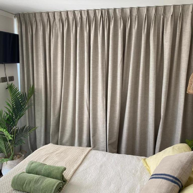 DEPARTAMENTO EDMUNDO ELUCHANS REÑACA ALTURA 5to SECTOR - Three-Bedroom Apartment - 4