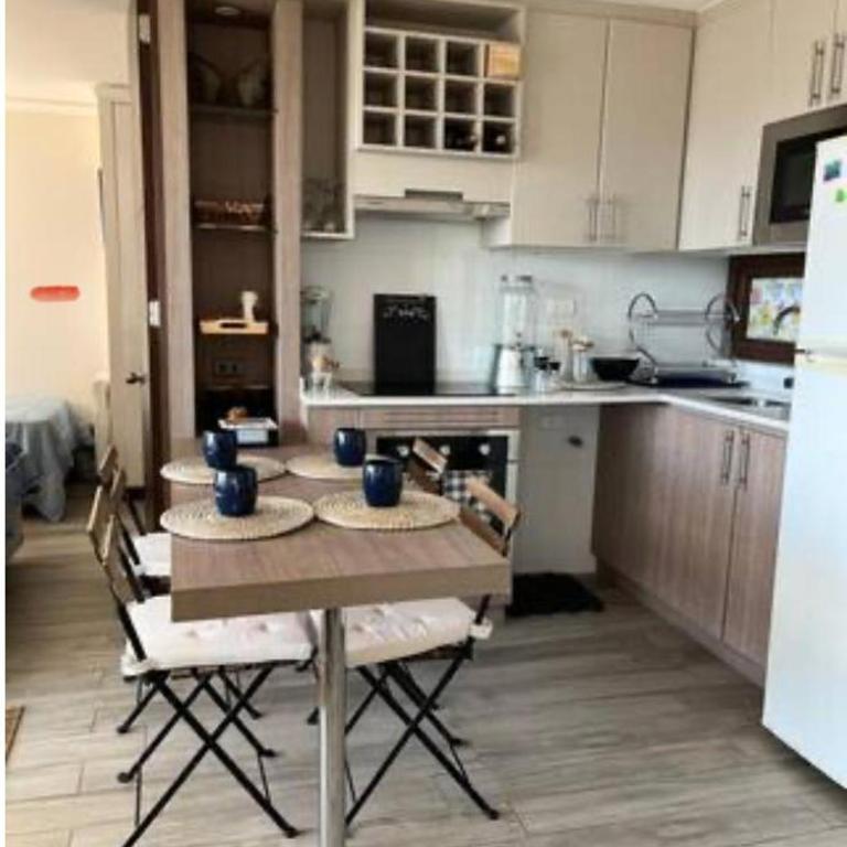 DEPARTAMENTO EDMUNDO ELUCHANS REÑACA ALTURA 5to SECTOR - Three-Bedroom Apartment - 10