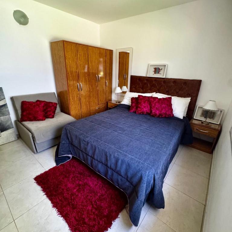 Apartment 2 blocks from downtown Located at the back of the house - Apartamento de 3 dormitorios - 1