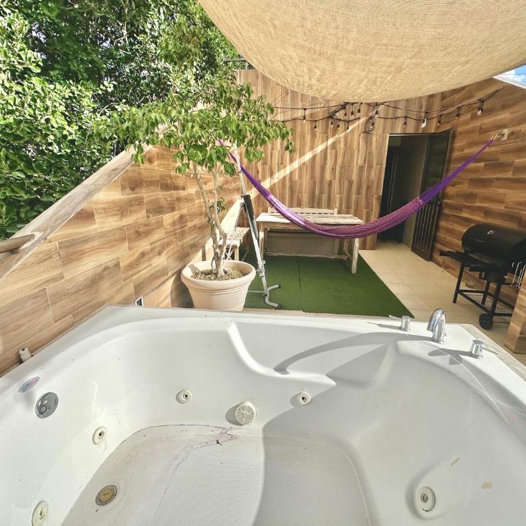 Penthouse Terraza & Jacuzzi Panorámicos, playas-cenotes y la Quinta Avenida todo caminando a 10 minutos! Muy amplio 2 niveles, excelente ubicación centro de Playa del Carmen, cerca de restaurantes, bares, área de coworking incluida para nómadas digitales! - Two-Bedroom Apartment - 5