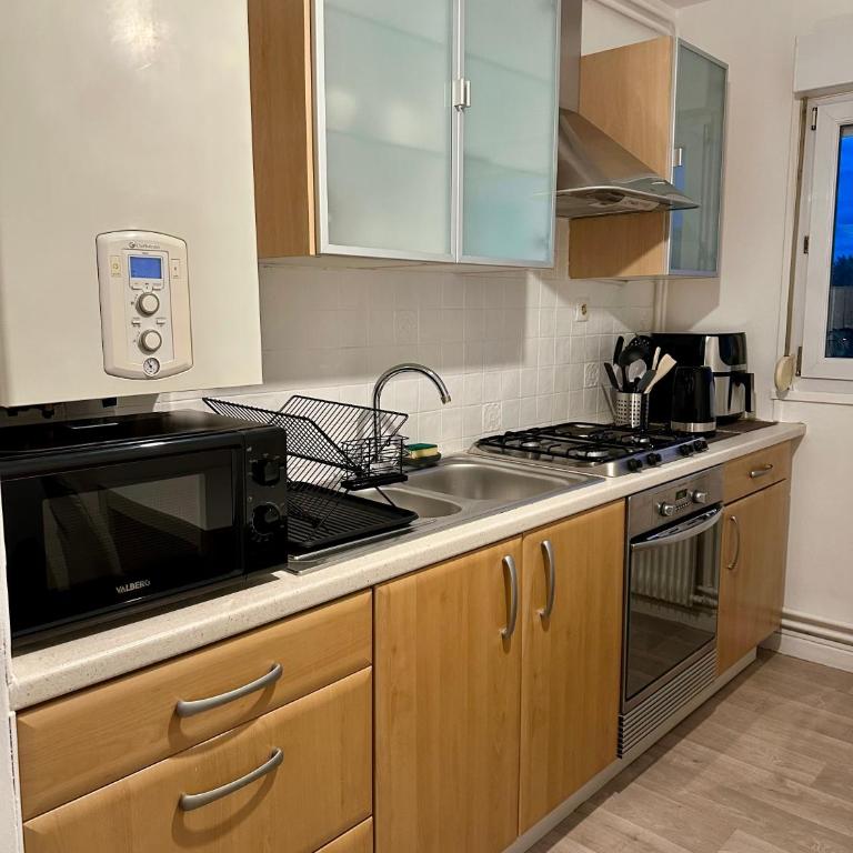 Appartement Verzy - 3 chambres - Résidence calme - Tout équipé - Proche centre de Reims, 7min en voiture - Appartamento con 3 Camere da Letto - 4