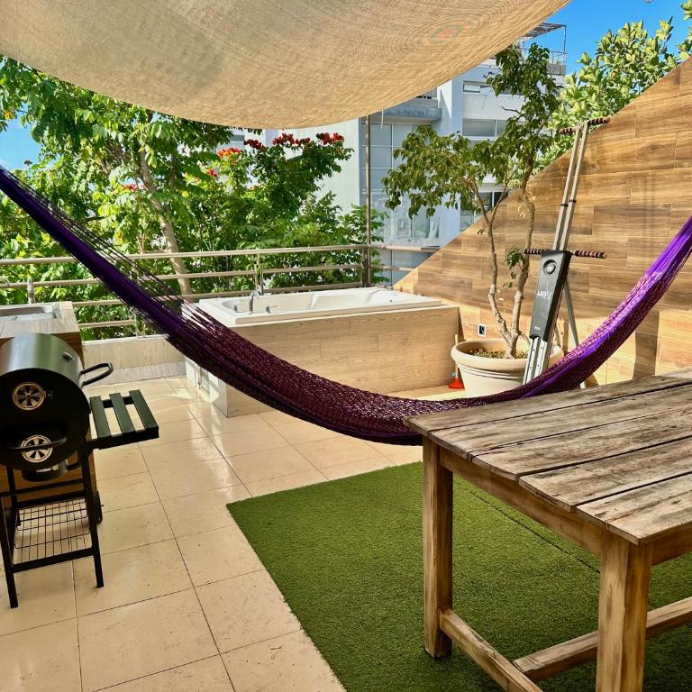 Penthouse Terraza & Jacuzzi Panorámicos, playas-cenotes y la Quinta Avenida todo caminando a 10 minutos! Muy amplio 2 niveles, excelente ubicación centro de Playa del Carmen, cerca de restaurantes, bares, área de coworking incluida para nómadas digitales! - Two-Bedroom Apartment - 7