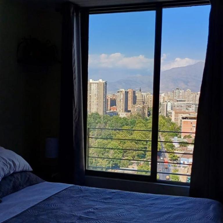 Departamento luminoso con balcón y vista despejada a pasos de metro Toesca - One-Bedroom Apartment - 5