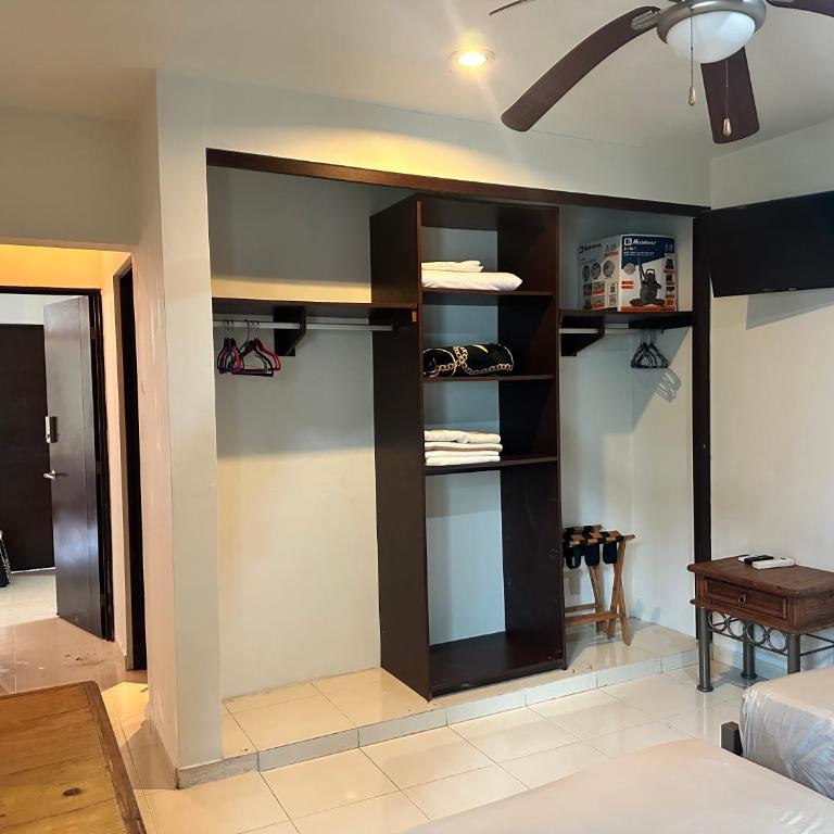 Penthouse Terraza & Jacuzzi Panorámicos, playas-cenotes y la Quinta Avenida todo caminando a 10 minutos! Muy amplio 2 niveles, excelente ubicación centro de Playa del Carmen, cerca de restaurantes, bares, área de coworking incluida para nómadas digitales! - Two-Bedroom Apartment - 56